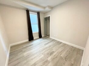 23 Newport St, Unit 1 in Boston, MA - Foto de edificio - Building Photo