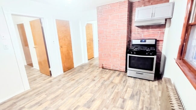 23 Avenue C, Unit 2nd floor in Bayonne, NJ - Building Photo - Building Photo