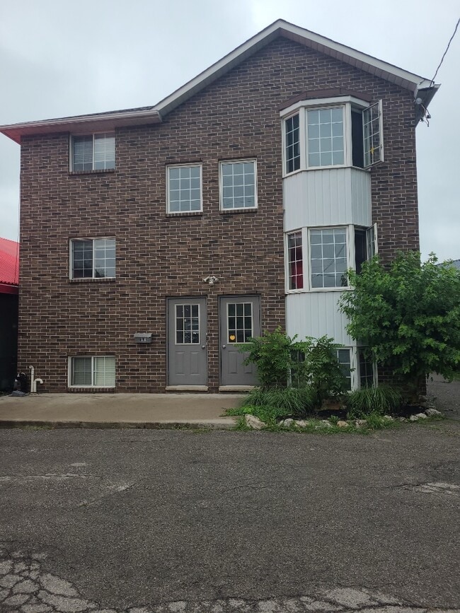property at 1516 Main St W