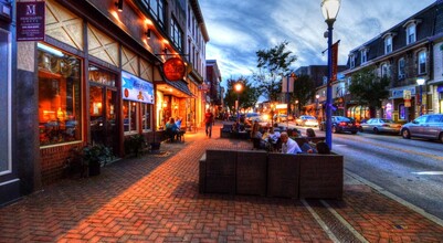 Phoenix Village in Phoenixville, PA - Foto de edificio - Building Photo