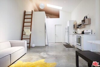 2226 1/4 Echo Park Ave in Los Angeles, CA - Building Photo - Building Photo