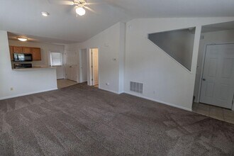 3300 E St Charles Rd in Columbia, MO - Building Photo - Building Photo