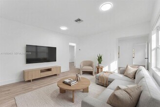 2434 Coolidge St in Hollywood, FL - Building Photo - Building Photo