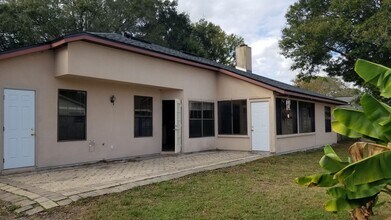 4663 S Moon Trail in Port Orange, FL - Building Photo - Building Photo