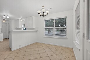 17627 S Summit Canyon Dr in Houston, TX - Building Photo