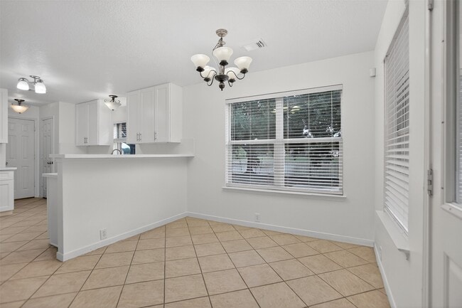 17627 S Summit Canyon Dr in Houston, TX - Building Photo - Building Photo