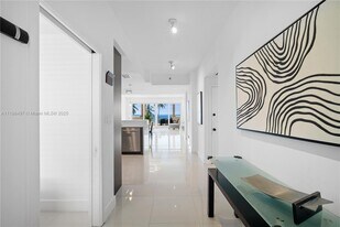 19234 Fisher Island Dr in Miami, FL - Building Photo