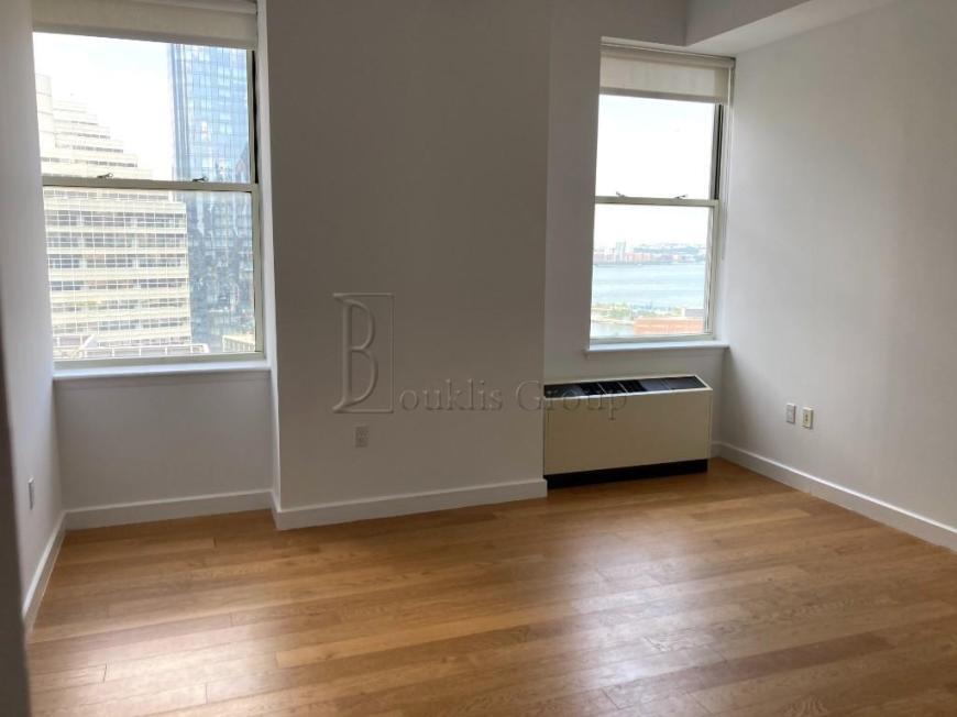 51 W Broadway in New York, NY - Building Photo
