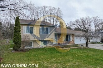 921 Byram Lake Dr in Linden, MI - Building Photo - Building Photo