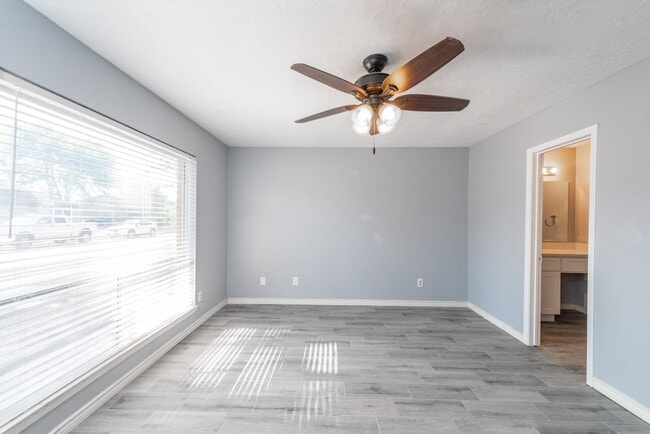 property at 3323 Silverside Dr