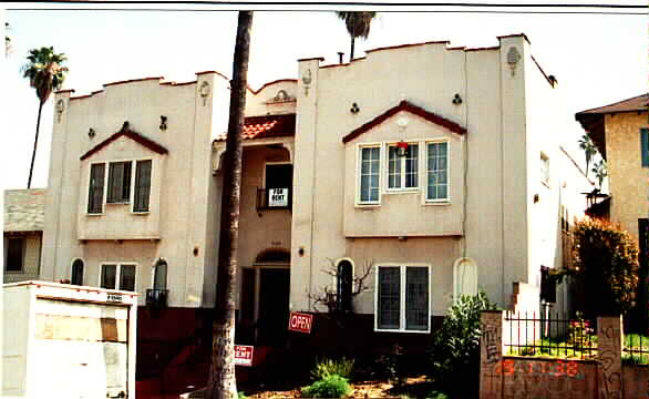 908 S Mariposa Ave in Los Angeles, CA - Foto de edificio