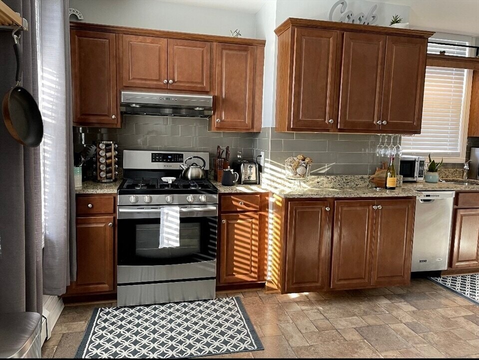 74 Nightingale St in Boston, MA - Building Photo