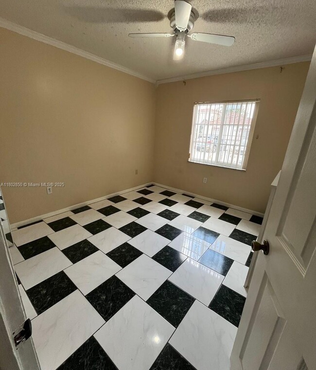 9287 NW 120th Terrace in Hialeah Gardens, FL - Building Photo - Building Photo