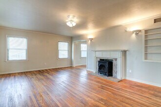 2430 30th St in Lubbock, TX - Foto de edificio - Building Photo