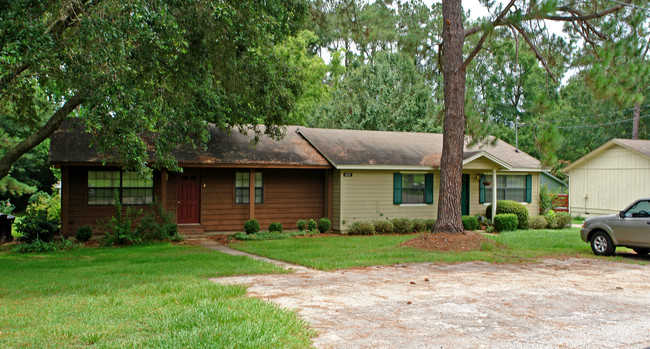 1611-1613 Coombs Dr in Tallahassee, FL - Foto de edificio - Building Photo