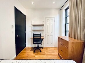 Furnished room/NOT APARTMENT, Unit 6A in New York, NY - Foto de edificio - Building Photo