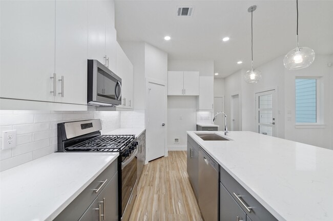 2109 Holman St in Houston, TX - Building Photo - Building Photo