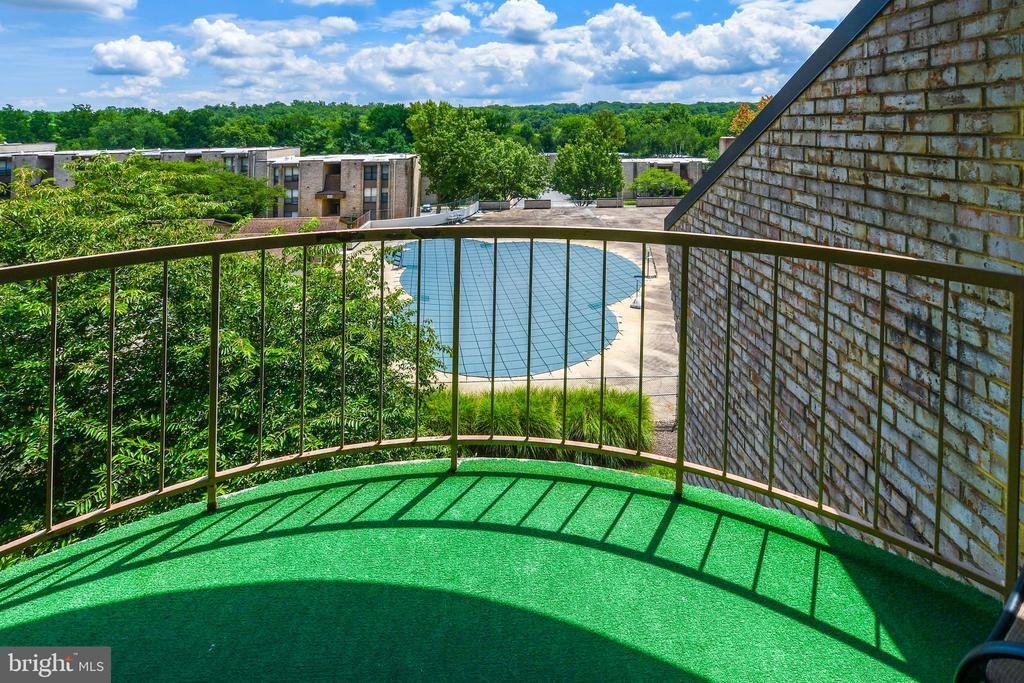 3319 Huntley Sq Dr in Temple Hills, MD - Building Photo