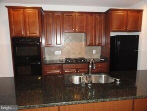 21755 Harroun Terrace in Ashburn, VA - Building Photo - Building Photo