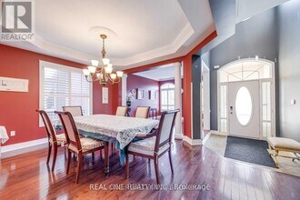 96 Spring Azure Crescent in Oakville, ON - Building Photo - Building Photo