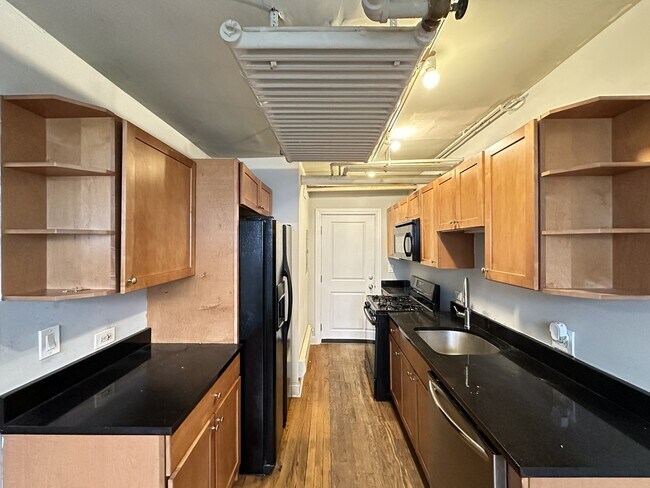 753 W Addison St in Chicago, IL - Building Photo - Building Photo