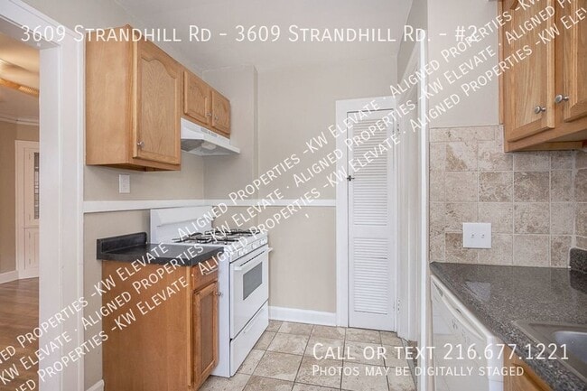 3609 Strandhill Rd in Shaker Heights, OH - Building Photo - Building Photo