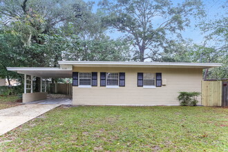 7137 Pellias Rd in Jacksonville, FL - Building Photo - Building Photo