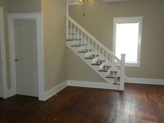 414 N 8th St in Columbia, MO - Building Photo - Building Photo