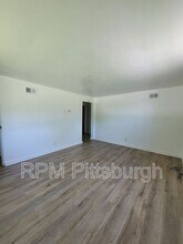 546 Old Frankstown Rd in Monroeville, PA - Building Photo - Building Photo
