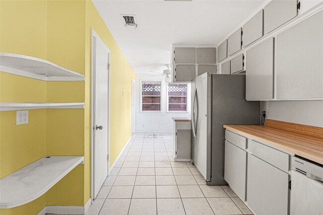 property at 1457 Confederate Rd