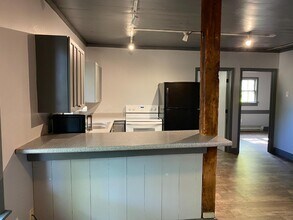 95 Hall Ave in Henniker, NH - Building Photo - Building Photo