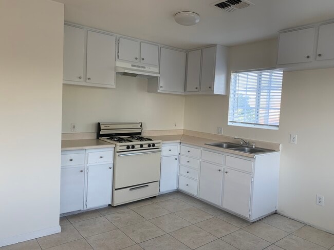 4932 S Slauson Ave, Unit C in Culver City, CA - Building Photo - Building Photo