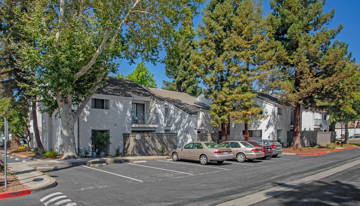 Courtyard Berryessa in San Jose, CA - Building Photo