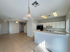 9312 Straw Hays St in Las Vegas, NV - Building Photo - Building Photo