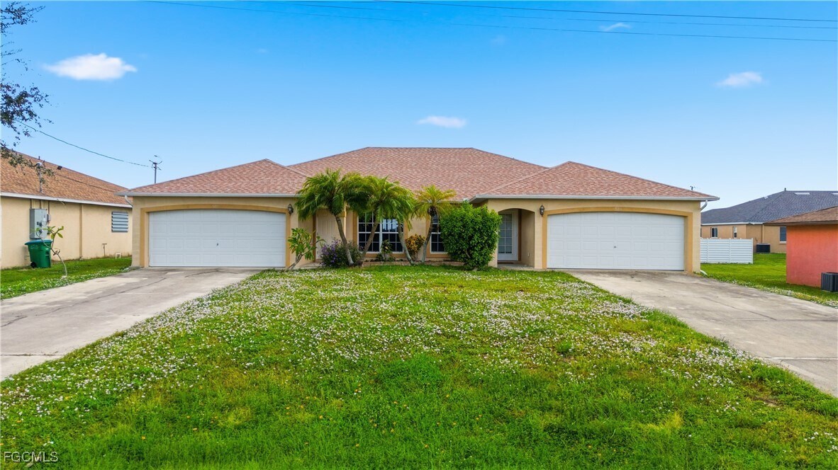 516-518 SE 5th Pl in Cape Coral, FL - Building Photo