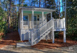 15796 Scenic Hwy 98 in Fairhope, AL - Building Photo