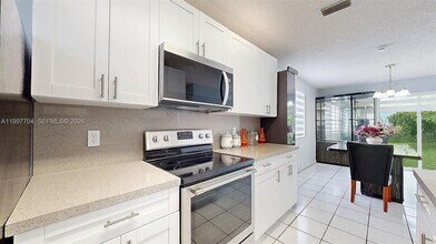 21450 SW 109th Ct in Cutler Bay, FL - Building Photo - Building Photo