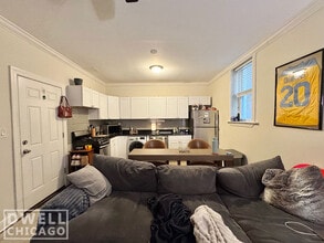 2127 N Dayton St, Unit 2 in Chicago, IL - Foto de edificio - Building Photo
