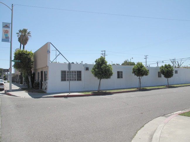 2104 E Compton Blvd in Compton, CA - Building Photo - Building Photo