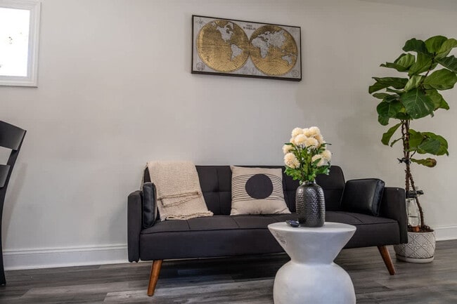 45 Rhode Island Ave NE in Washington, DC - Foto de edificio - Building Photo