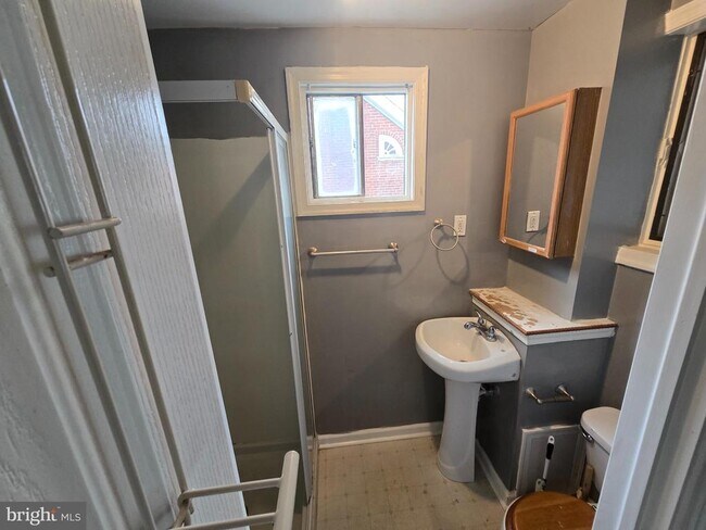 105 W 24th St in Chester, PA - Building Photo - Building Photo