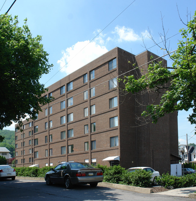 Mt. Carmel Apartments in Mount Carmel, PA - Building Photo - Building Photo