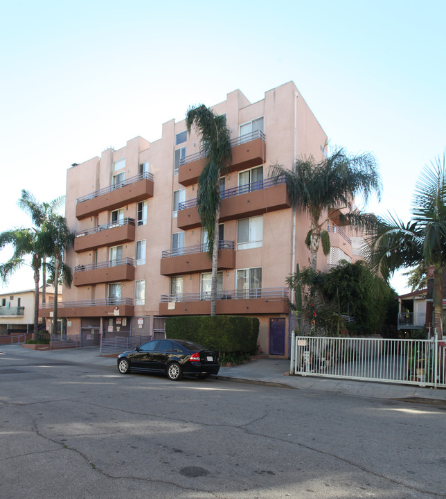 6510 La Mirada Ave in Los Angeles, CA - Building Photo