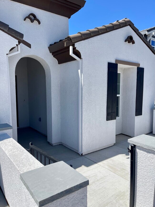 2053 Carmel Rnch Cir in Oakdale, CA - Building Photo - Building Photo