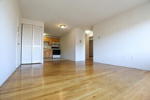 239 Kelton St, Unit 32 in Boston, MA - Building Photo