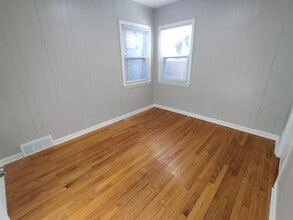 2319 Huffman Blvd in Rockford, IL - Building Photo - Building Photo