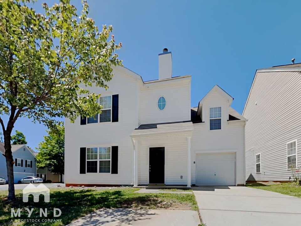2536 Reid Oaks Dr in Charlotte, NC - Building Photo