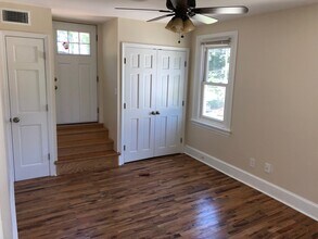 34 W Spring Ave, Unit 2 in Ardmore, PA - Foto de edificio - Building Photo