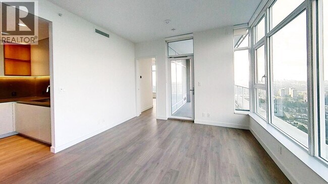 720 Farrow St in Coquitlam, BC - Building Photo - Building Photo