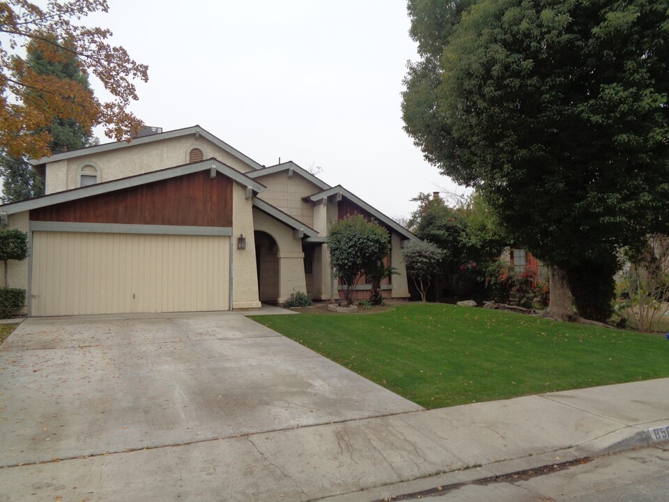 8501 Sargent Way in Bakersfield, CA - Building Photo